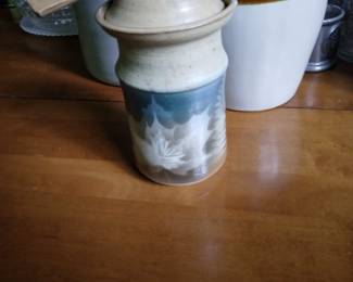 Pottery leaf printed serving hold bowl with lid and spoon. Decor.