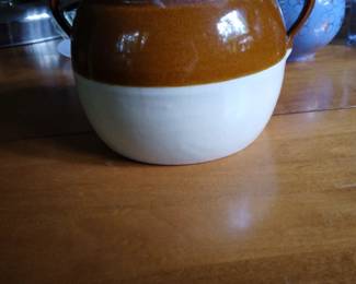 Pottery crock, two toned.