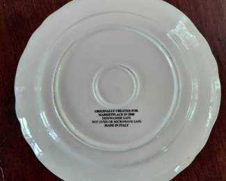 Blueberry patterned plate’s maker mark.