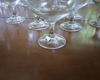 Set of small champagne glasses (8).