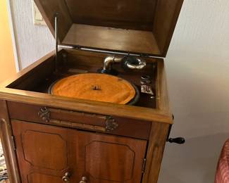  ANTIQUE CEANK RECORD PLAYER 