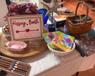 Home decor, linens, baskets, kitchen