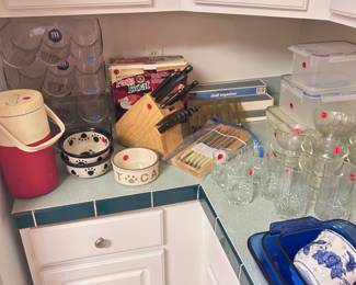Kitchen glasses, knife sets, storage