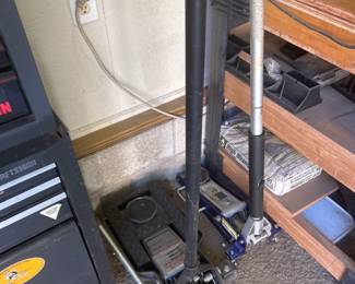 Floor jacks