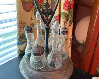 SILVER SERVING CADDY CRUET SET