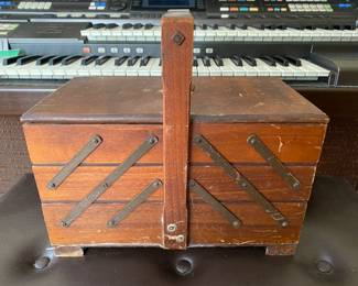 VINTAGE ACCORDION-STYLE SEWING BOX