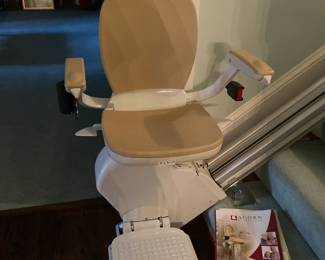 Acorn stairlift