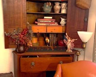 Fabulous corner cabinet.  Must see to appreciate.