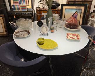 Round coffee table and chairs