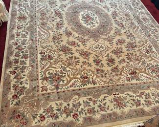 Wool 9 x 12 ( like new )