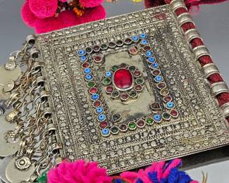 These items are from the estate of Iris Apfel.