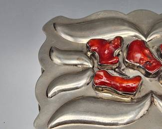 These items are from the estate of Iris Apfel.