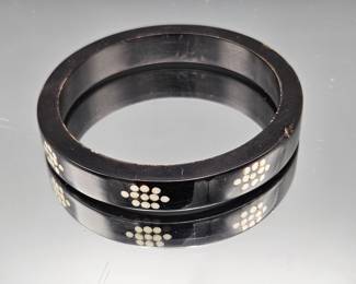 These items are from the estate of Iris Apfel.
