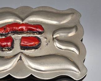These items are from the estate of Iris Apfel.