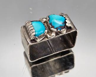 These items are from the estate of Iris Apfel.