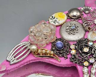 These items are from the estate of Iris Apfel.