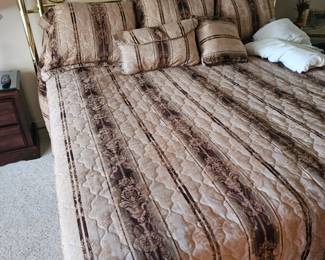 King Size Craftmatic Adjustable Bed/ Twin mattress for 2
