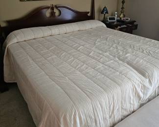 King Size Adjustable Bed/ with remote