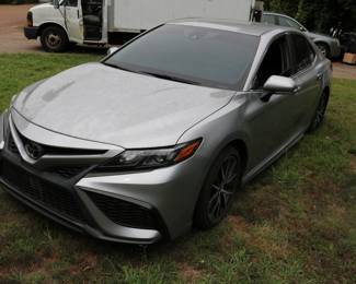 2022 Toyota Camry SE 10600 total miles