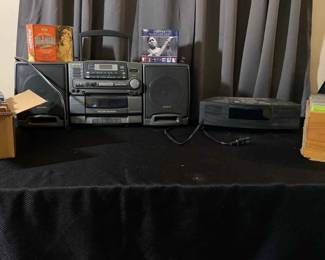 Bose Stereo System Aiwa Stereo W Cd  Cassette Player  Mix Lot Of CDs  Blues  Folk And More 