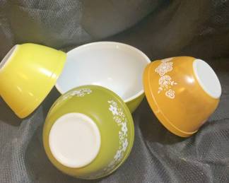 Pyrex Bowls 
