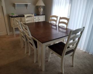 Dining set seats 8 (two extra chairs and two leaves available)