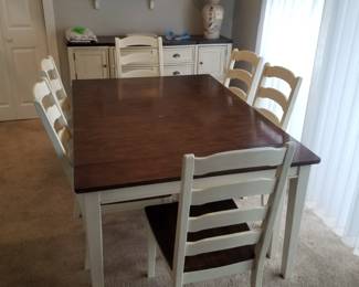 Dining set seats 8 (two extra chairs and two leaves available)
