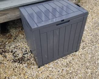 Deck box