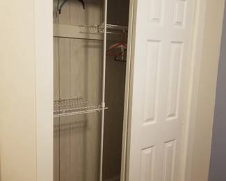Wire shelving