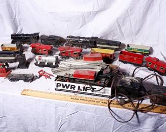 Vintage Lionel/American Flyer Train set