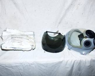  MSA-90050-10 Gas Mask and accessories