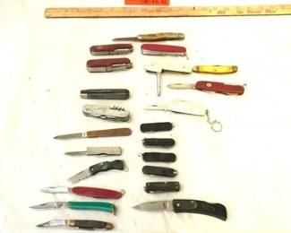  Pocket Knife collection: Total of 23 Misc Knives