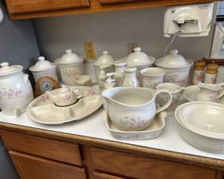 Pfaltzgraff Set