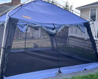 Eureka! NoBugZone Screened Canopy Shelter Screen House good condition