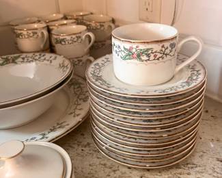Formal China Service for 16