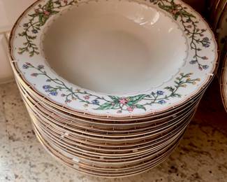 Formal China Service for 16