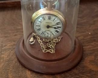 Wind up with key Anniversary Clock