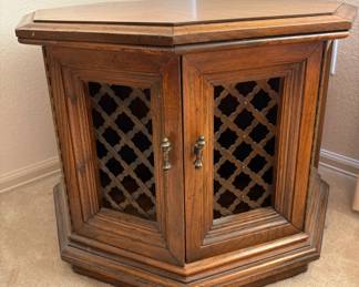 Mid century 1970's style wood accent table. Minor nicks and scratches. No manufacturer found. H 21" x W 28" x D 28".