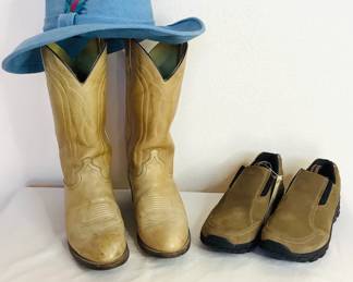 Men's Chisholm Western boots, size 10EE, oil resistant. New Nevados men's leather hiking shoes size 10. Soft denim Western hat, designed by Vincenti. No size.