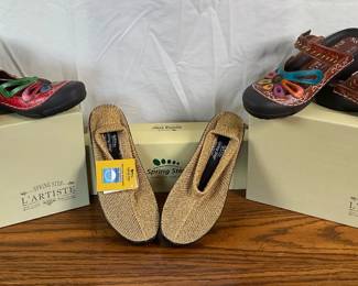 New Spring Step L'Artiste "Copa" handpainted red sandals, size 38. New Spring Step L'Artiste "Copa" handpainted brown sandals, size 38. New Spring Step "Tender" gold slip on stretch shoes, size 38. Original boxes included for all 3 pairs.