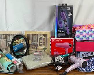 Calista gogo mini round brush, Conair hot hair styler, NEW Caj beauty volumizing dryer brush, and more. Untested. Twenty (20) +/- small cosmetic bags made by Estee Lauder, Clinique and more. See photos for sampling.