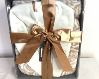 New Casa Zeta-Jones reversible Velvet Soft signature rose robe, size small. Sealed in box.