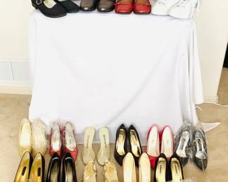Fifteen (15) +/- pairs of women's footwear, many of which are new. Includes Skechers Goga Mat slip on shoes size 8, Easy Street 'Triumph" pumps size 8, Aerosoles "Ricotta" flats size 8 and much more. See photos for sampling.