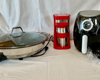 New Villaware electric skillet, model 6300-16. New Kitchen HQ 2 quart air fryer. Includes instruction booklet and original box. New Cook Essentials single cup coffee brewer, model CM-111. Includes original box.