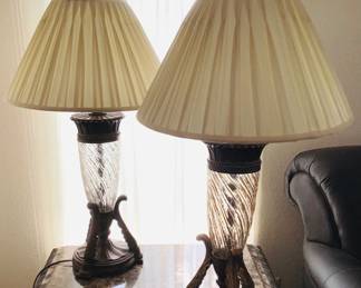 Pair of matching Dale Tiffany classical lamps. Both power on. H 30" x 15" diameter.