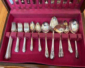 WM Rogers & Son Silverplate Flatware Set with Chest