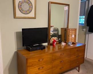 MCM Dresser