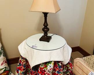 Nice table lamp $15.00