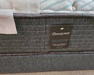 Beauty rest mattress set