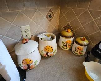Merry mushroom canister sets